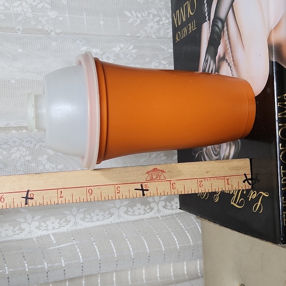 EUC Vintage 60's 70's Midcentury Tupperware Magic Mixer Shaker Orange - Picture 7 of 7